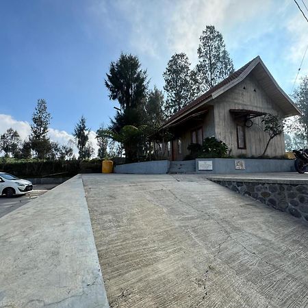 Bromo Edelweis Guest House Probolinggo Exterior foto